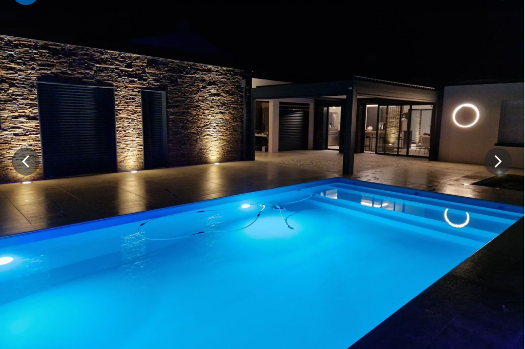 terrasse avec piscine à La Haie Fouassière